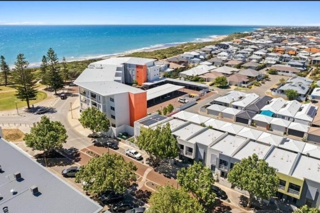 Seascape Beach House, Luxury 3X2, Fire Pit, Enchanted Garden, Pet Friendly, Sleeps 8, Opp Cafe Villa Mandurah Exterior foto