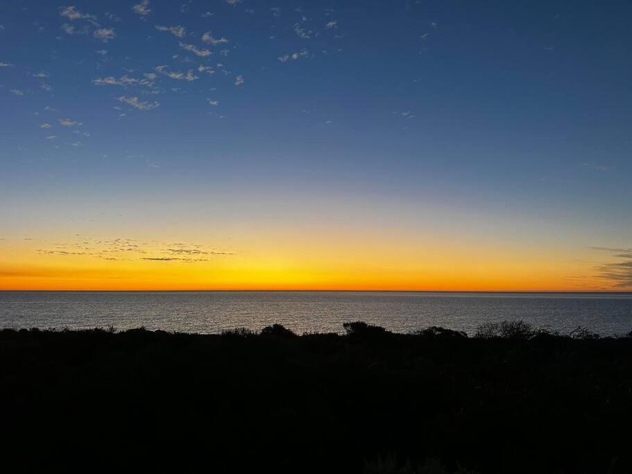 Seascape Beach House, Luxury 3X2, Fire Pit, Enchanted Garden, Pet Friendly, Sleeps 8, Opp Cafe Villa Mandurah Exterior foto